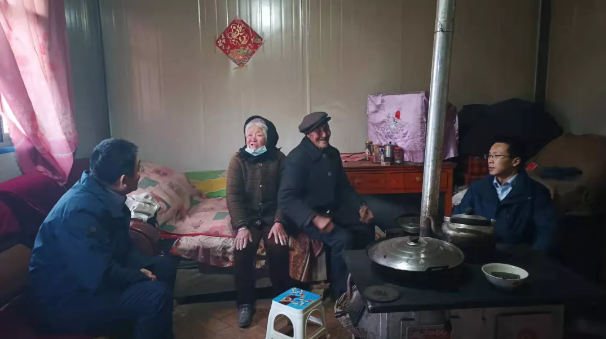 市产投集团深入帮扶村开展春节慰问(图3) 市产投集团深入帮扶村开展春节慰问(图3)
